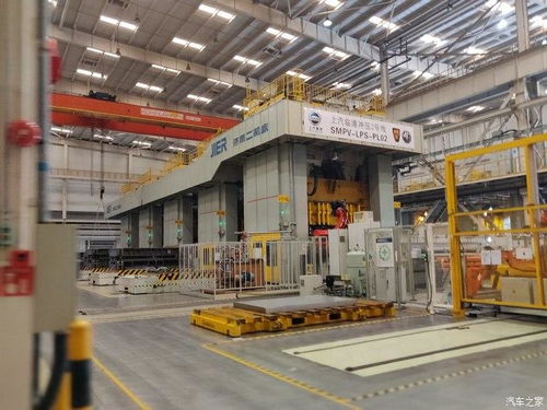 參觀上汽臨港工廠見(jiàn)證榮威汽車的制造過(guò)程 榮威rx8