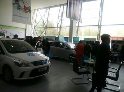 上海新政北汽新能源純電動(dòng)汽車銷售火爆-新浪汽車